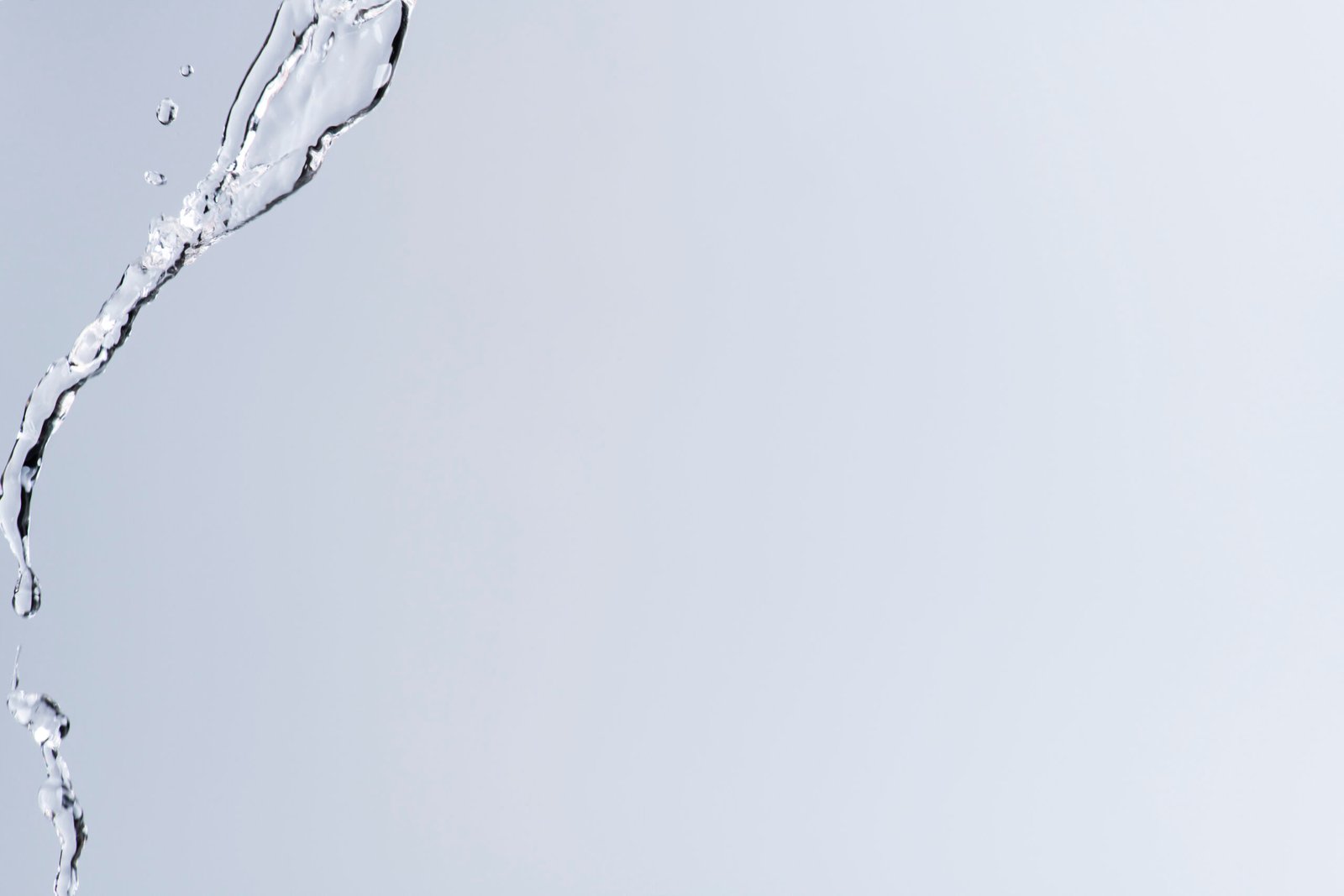 Eau plate